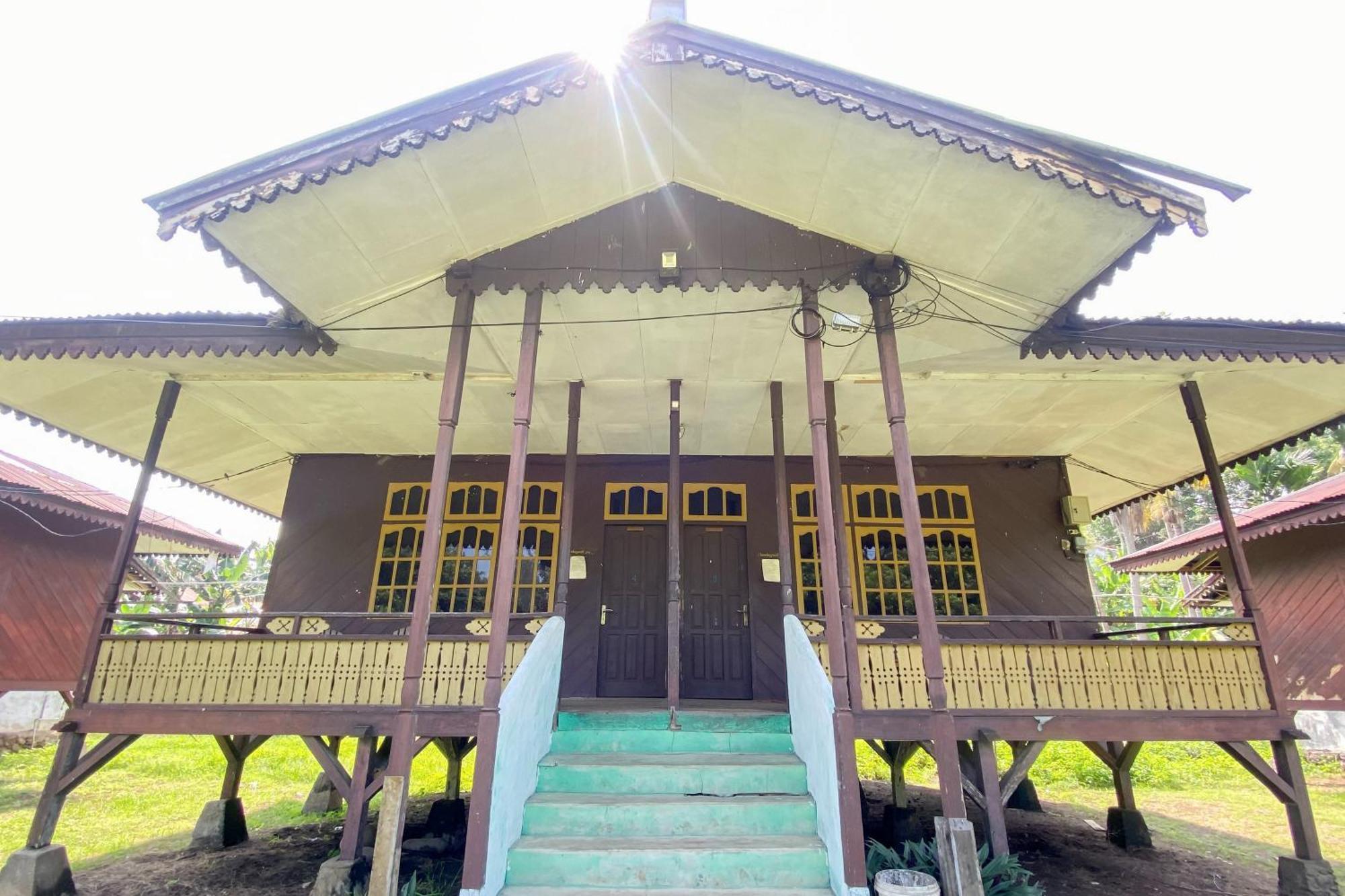 Hotel Pantai Panjang Bengkulu Redpartner Exterior foto