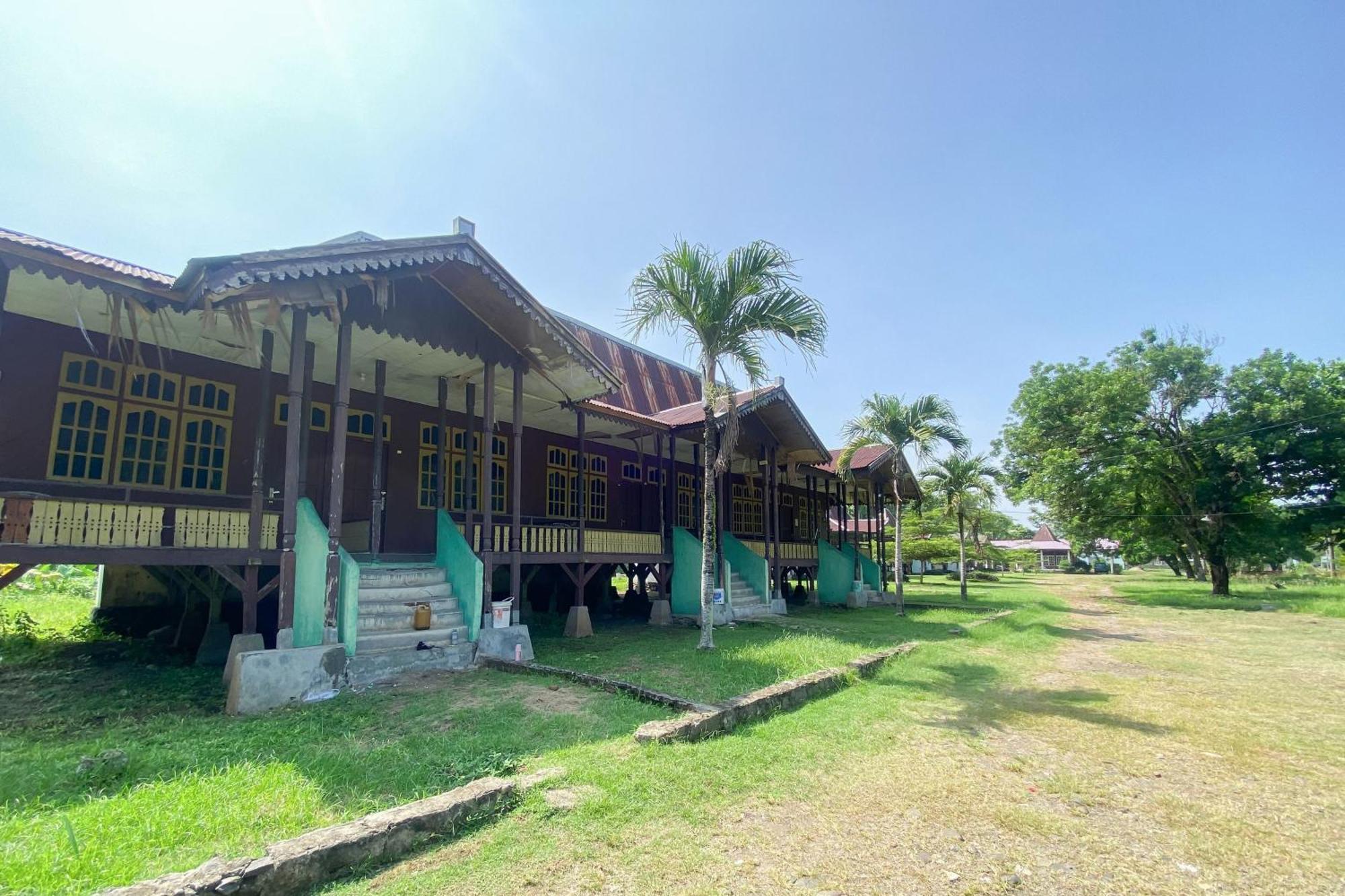Hotel Pantai Panjang Bengkulu Redpartner Exterior foto