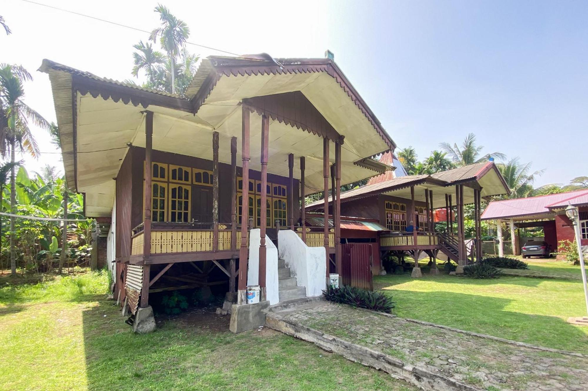 Hotel Pantai Panjang Bengkulu Redpartner Exterior foto